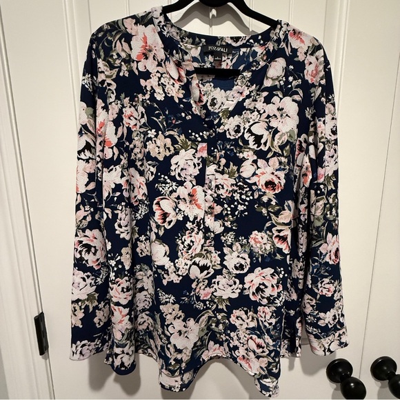 Roz & Ali Navy Floral Blouse - Picture 3 of 9